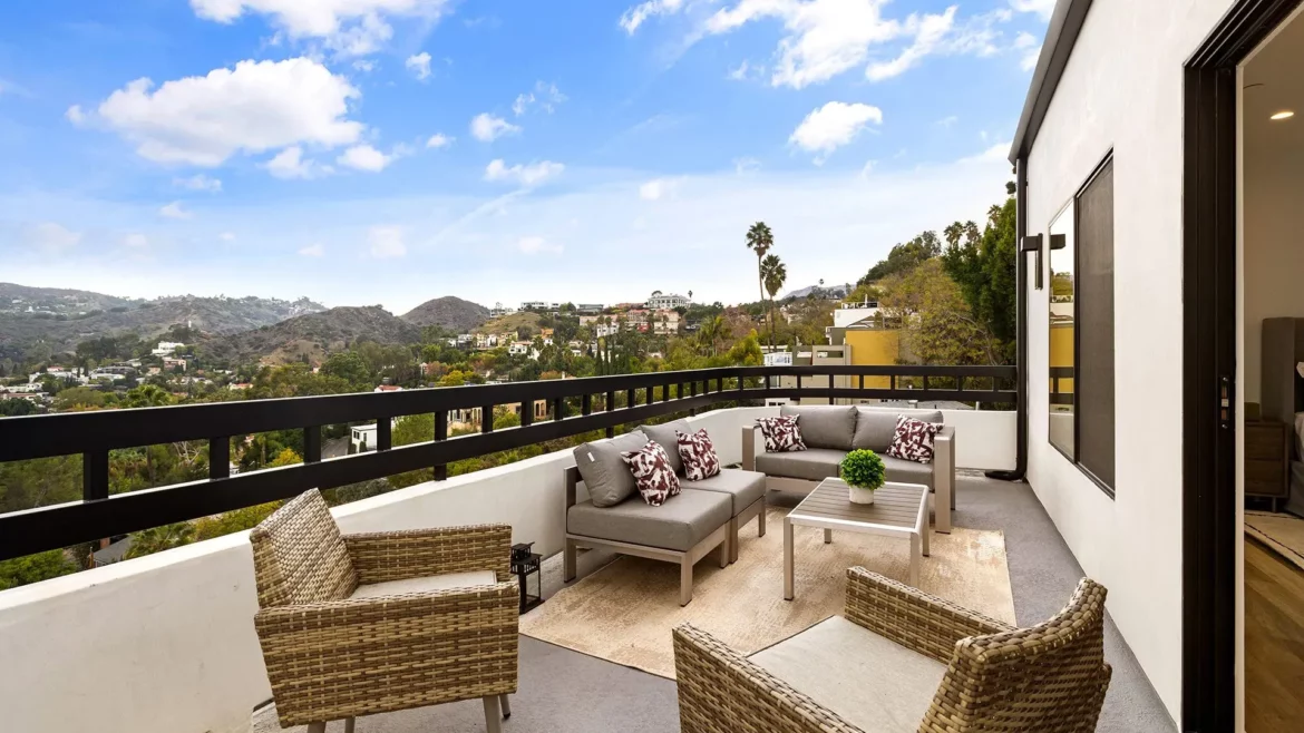 Substrata Argyle Balcony