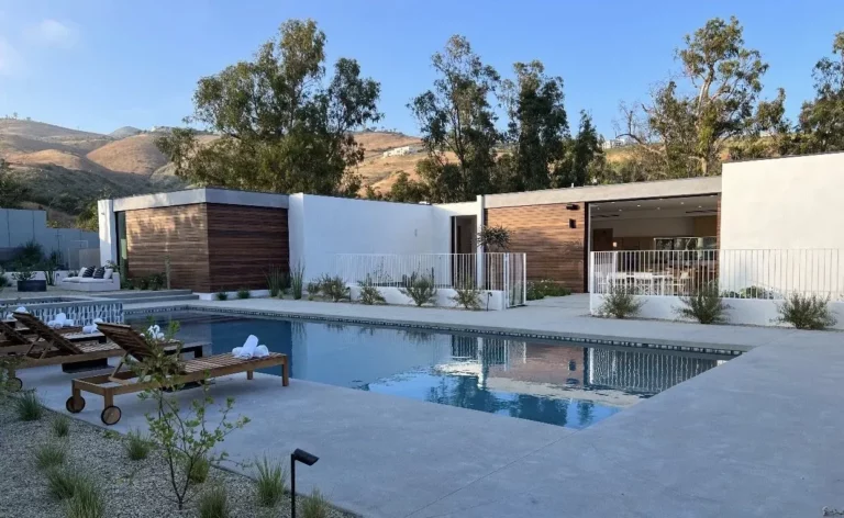 Substrata Argyle Pool