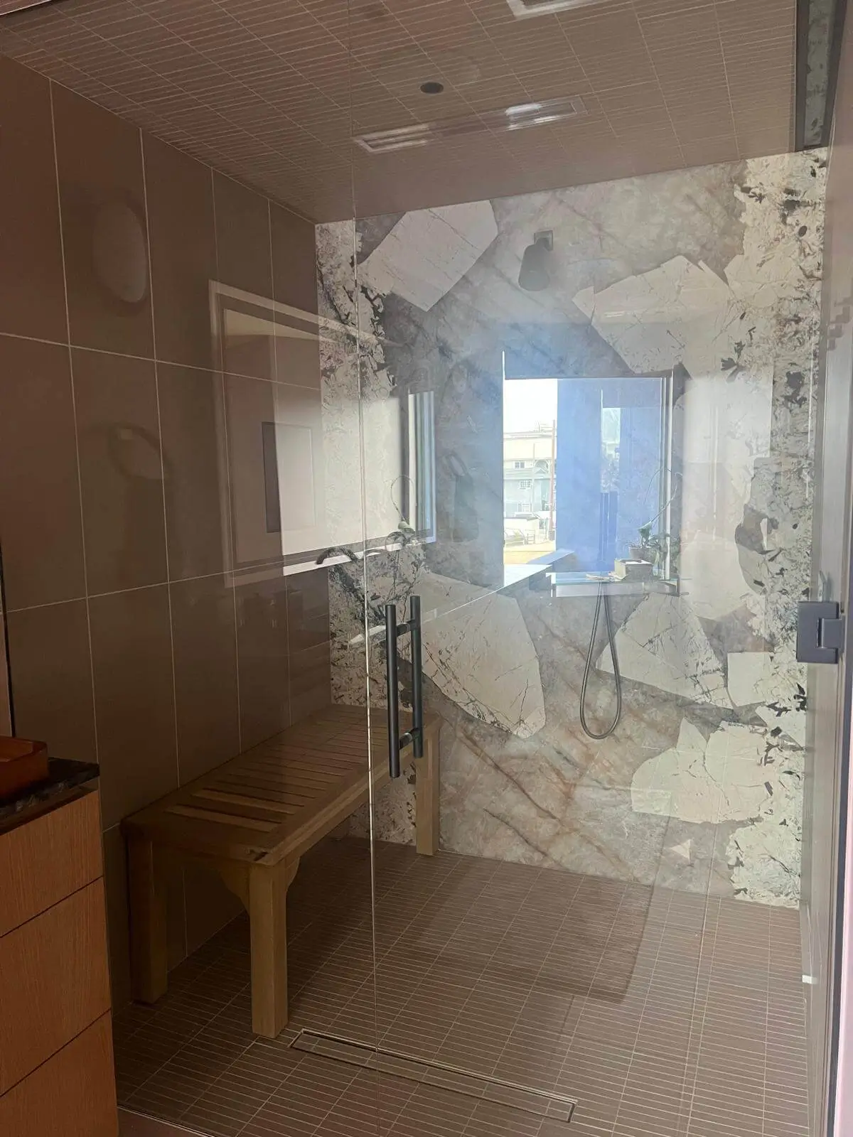 East Blvd.: Minimalist Luxury